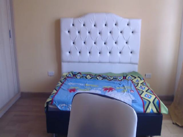 Live sex webcam photo for Aishafoxxx #252620663