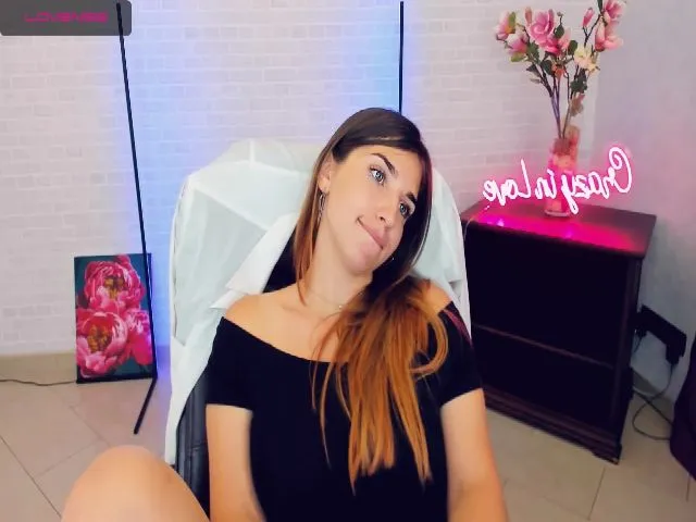 Live sex webcam photo for AnastashaGray #256808866