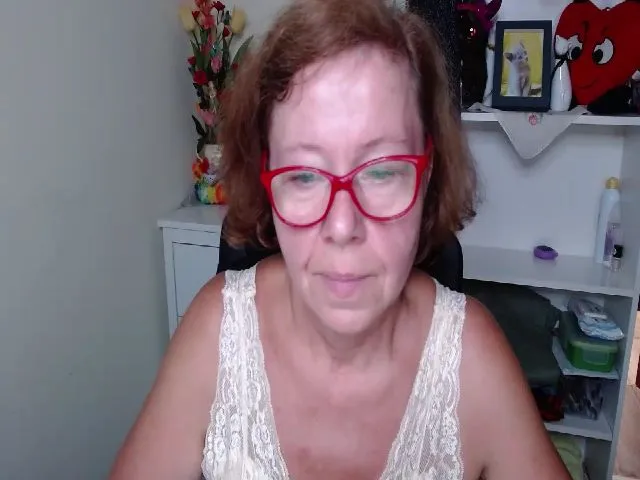 Live sex webcam photo for Adele_69 #265527465