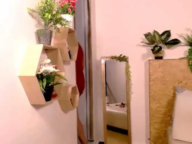 Live sex webcam photo for Luna-bm #250242687