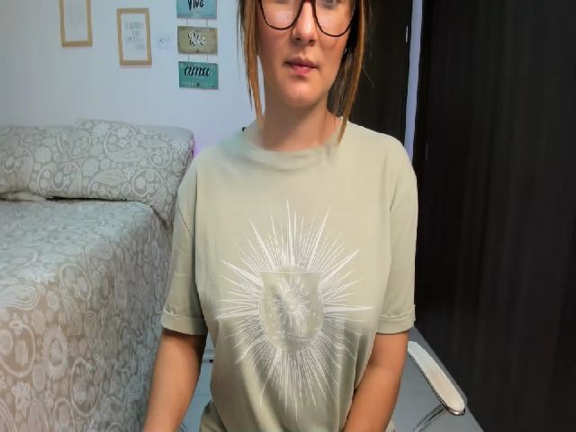 Live sex webcam photo for Nikki_lanz #261914949