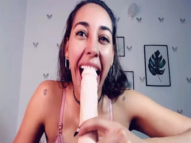 Live sex webcam photo for Tamy_bennett #256261762