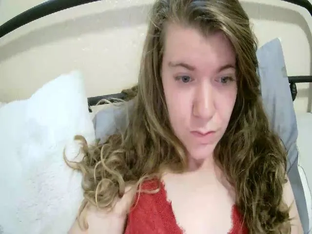 Live sex webcam photo for Trixiegirl3 #255941032