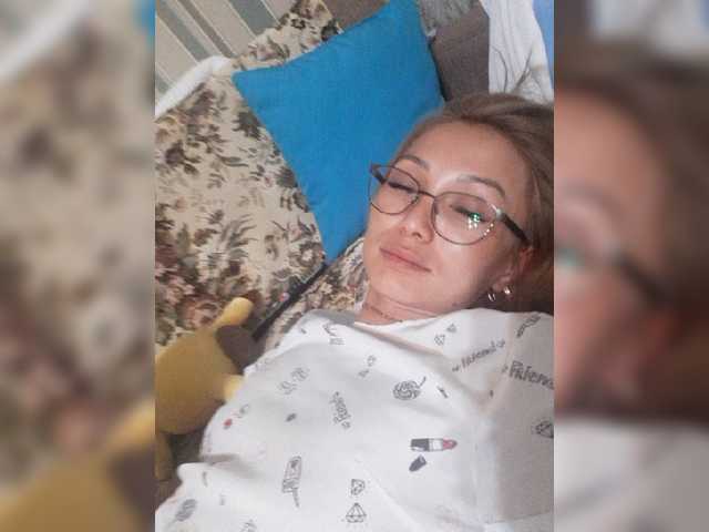 Live sex webcam photo for LiliToli1 #287998121