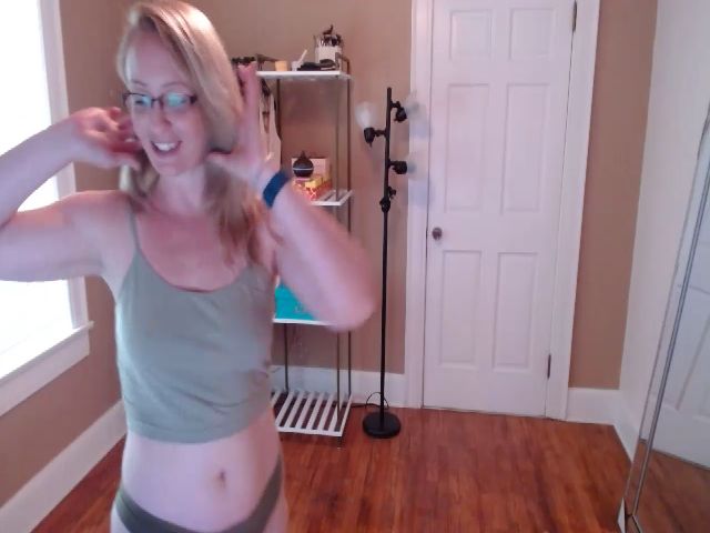 Live sex webcam photo for TheFuckFairy #262767507