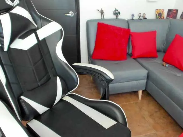 Live sex webcam photo for reiven-brown #241403459