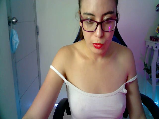 Live sex webcam photo for Allisonmt72 #259918092