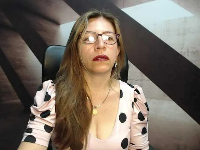 Live sex webcam photo for maturehot-1 #250276736