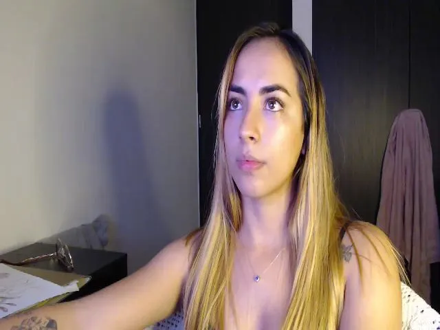 Live sex webcam photo for April_dew #253266510