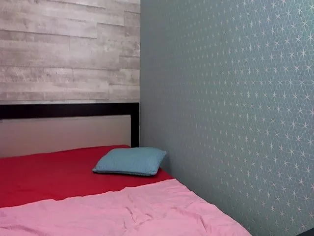 Live sex webcam photo for HugeBoobsErin #263038817