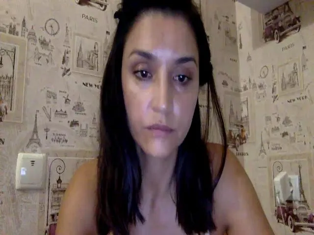Live sex webcam photo for JolyBoss #262219747