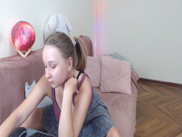 Live sex webcam photo for Lovely_hayley #261717580