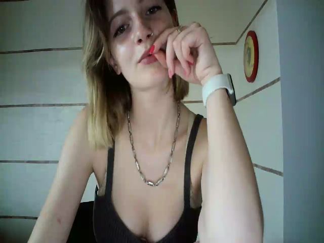 Live sex webcam photo for MaryCoup #253578836