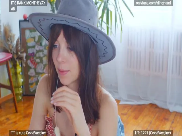 Live sex webcam photo for diney_ #255158148