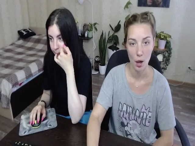 Live sex webcam photo for Emi_lywild #256269600