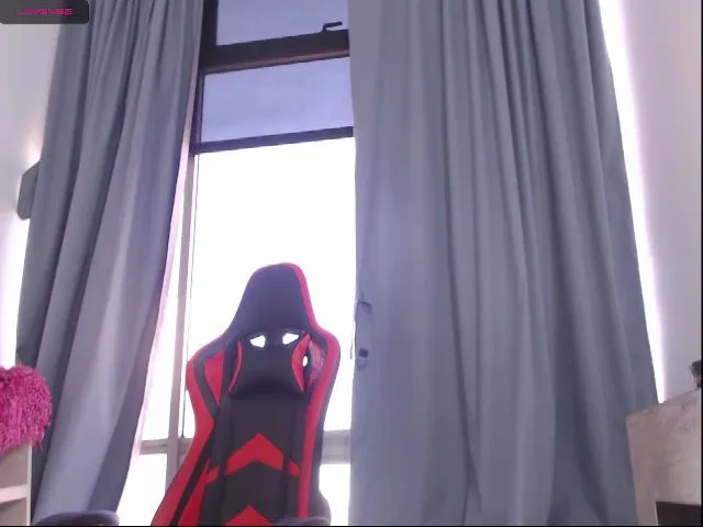 Live sex webcam photo for AliceMuller #287873725