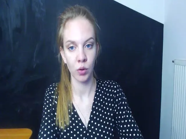 Live sex webcam photo for HappySecret_ #253513081