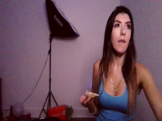 Live sex webcam photo for ElyMarie #253674528