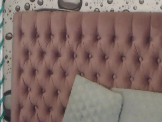 Live sex webcam photo for MaylyWalss #254340140