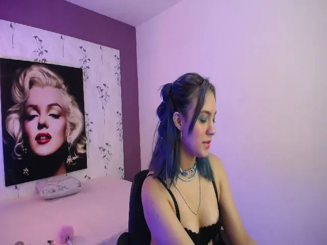 Live sex webcam photo for Spaaarkie #259313402