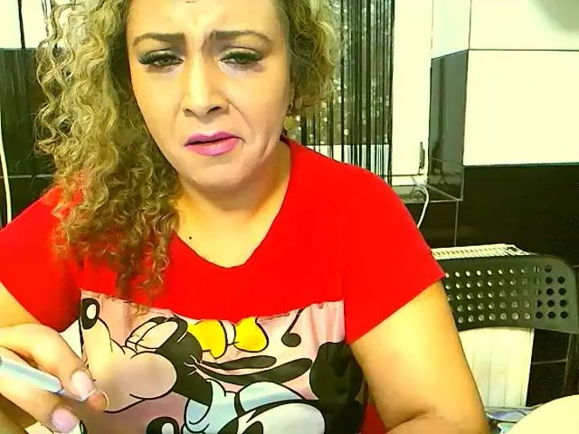 Live sex webcam photo for Lesby2Squirty #262828547