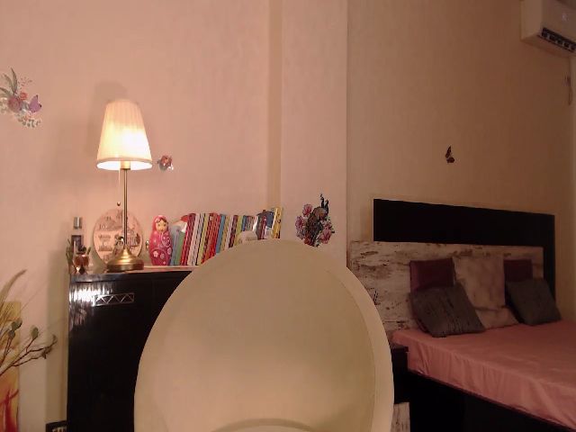 Live sex webcam photo for OzzyVal #259466998