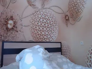 Live sex webcam photo for MeltingJulia #251859944