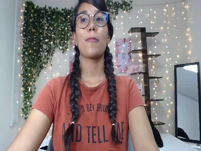 Live sex webcam photo for JOLIE_ABALO #264178566