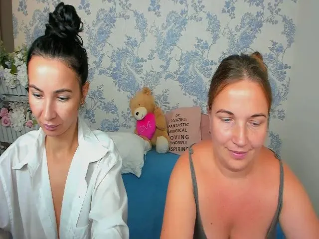 Live sex webcam photo for NikaRysa #265217751