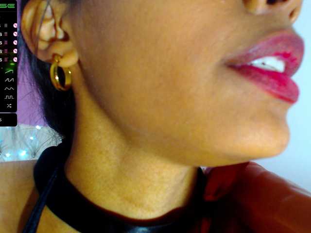 Live sex webcam photo for SammCherry #287929794