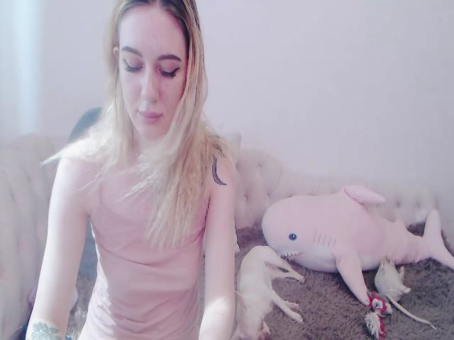 Live sex webcam photo for DemiAmourrrr #253061670