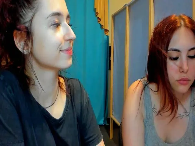 Live sex webcam photo for BeautiAmber #255632338
