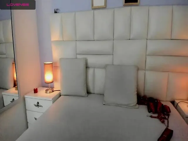 Live sex webcam photo for Rebeca__grey #254525739