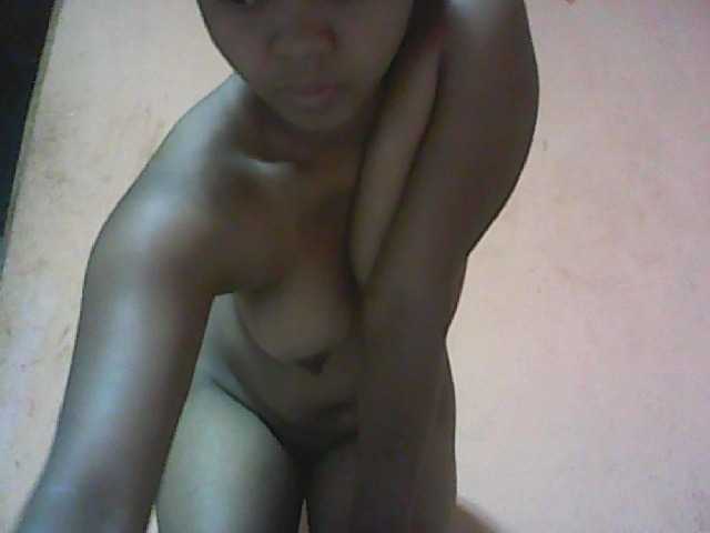 Live sex webcam photo for Malinciehot #241065498