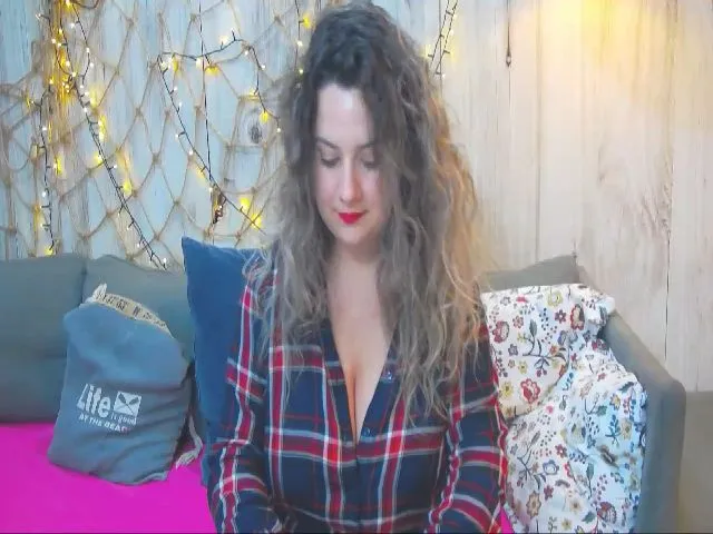 Live sex webcam photo for CurlyVibe #261080709