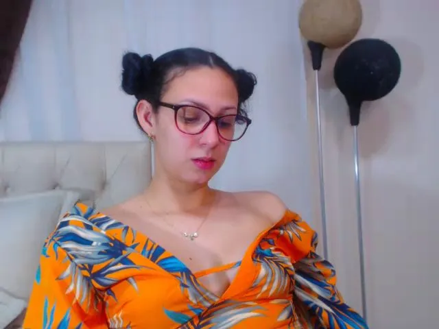 Live sex webcam photo for Karorivero #252390109