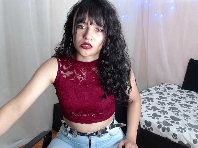 Live sex webcam photo for lily-jones #263985746