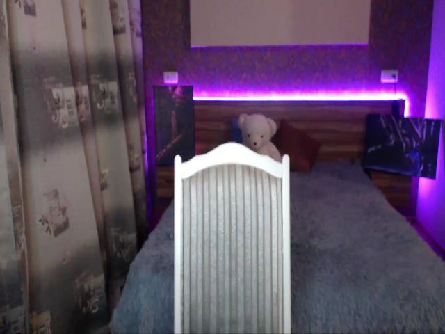 Live sex webcam photo for Ella_Hudson #265141728