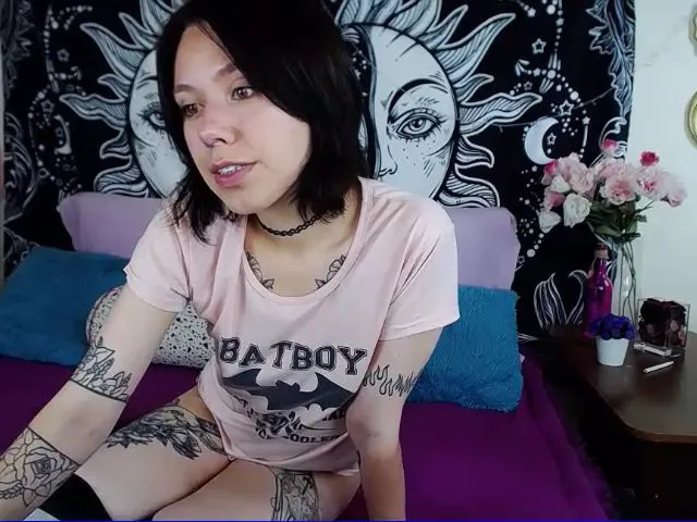 Live sex webcam photo for Vivienlow #254723647