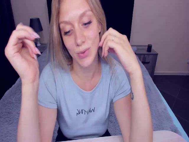 Live sex webcam photo for MeganKind #254092287