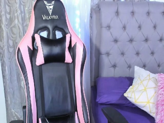 Live sex webcam photo for Candace18x #258999051