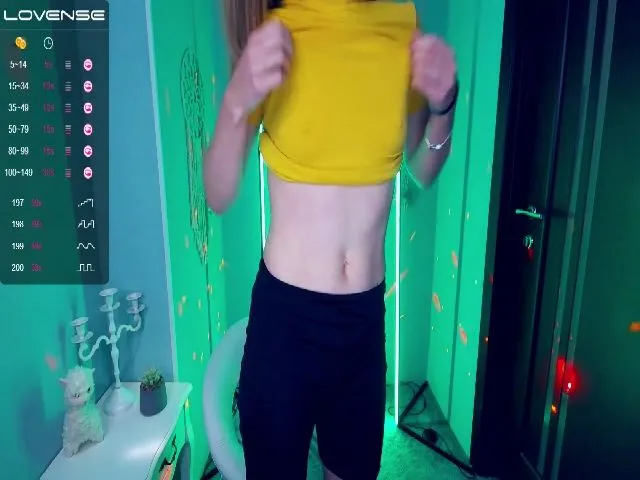 Live sex webcam photo for LilFluffyDuck #262569086