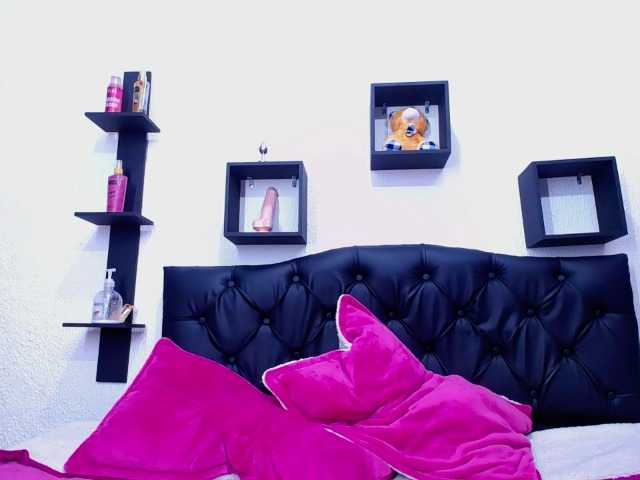 Live sex webcam photo for VickyBamban #252945620