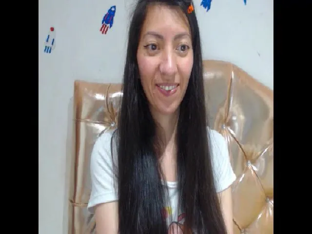 Live sex webcam photo for Kaymilf #265210023