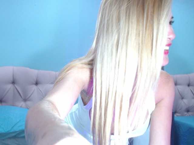 Live sex webcam photo for Escarlata-J2 #253160371