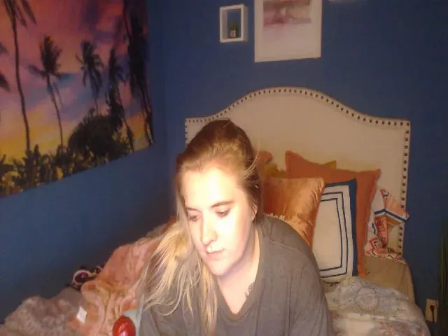 Live sex webcam photo for SnowWhiteXxxx #255555269