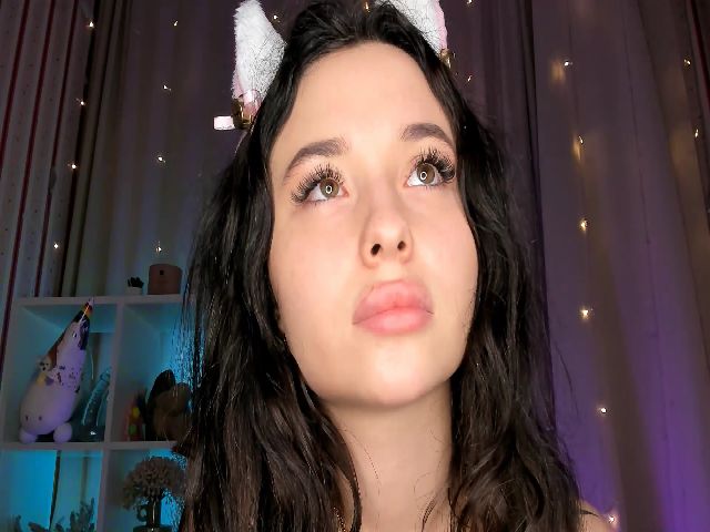 Live sex webcam photo for NikaLegran #259917669