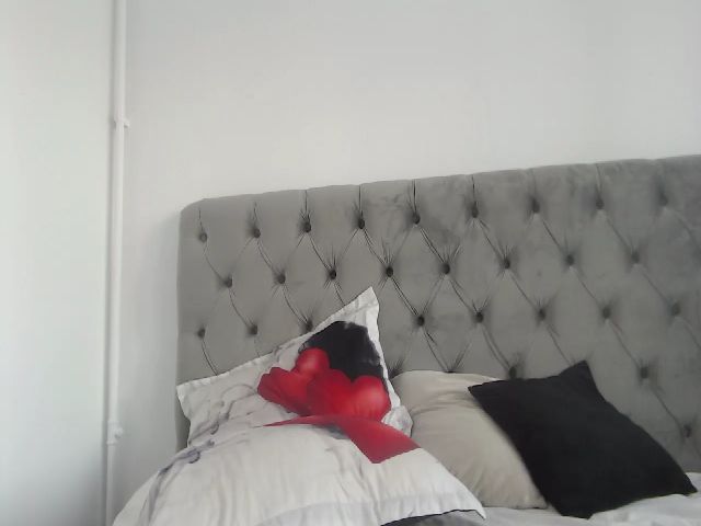 Live sex webcam photo for beautiful33 #259333430