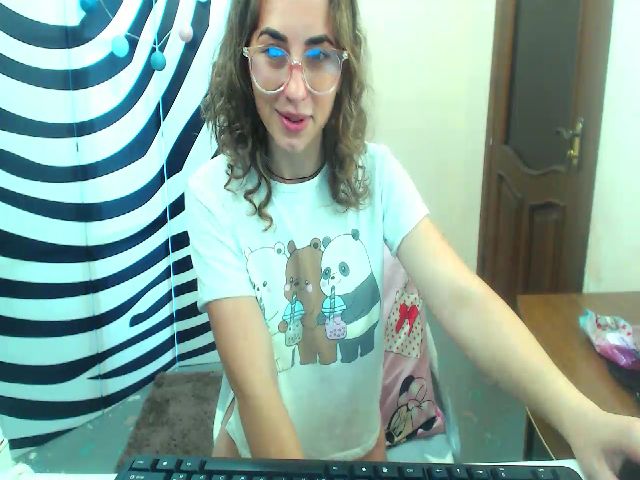 Live sex webcam photo for HeartGirl #261222255