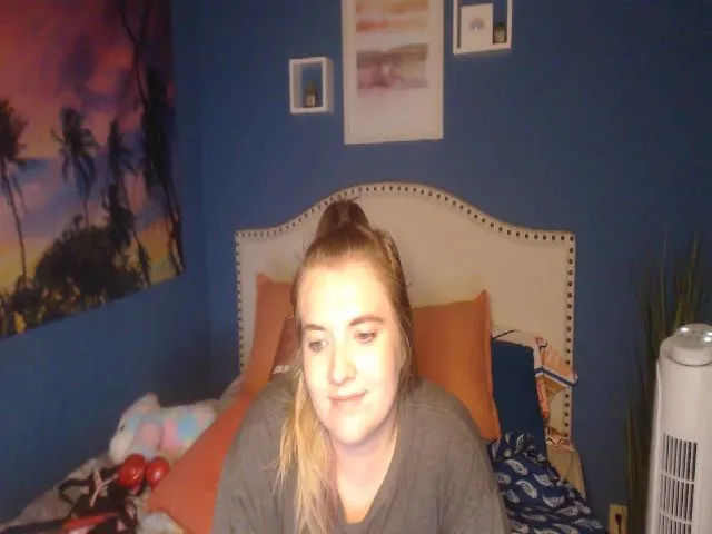 Live sex webcam photo for SnowWhiteXxxx #255729643